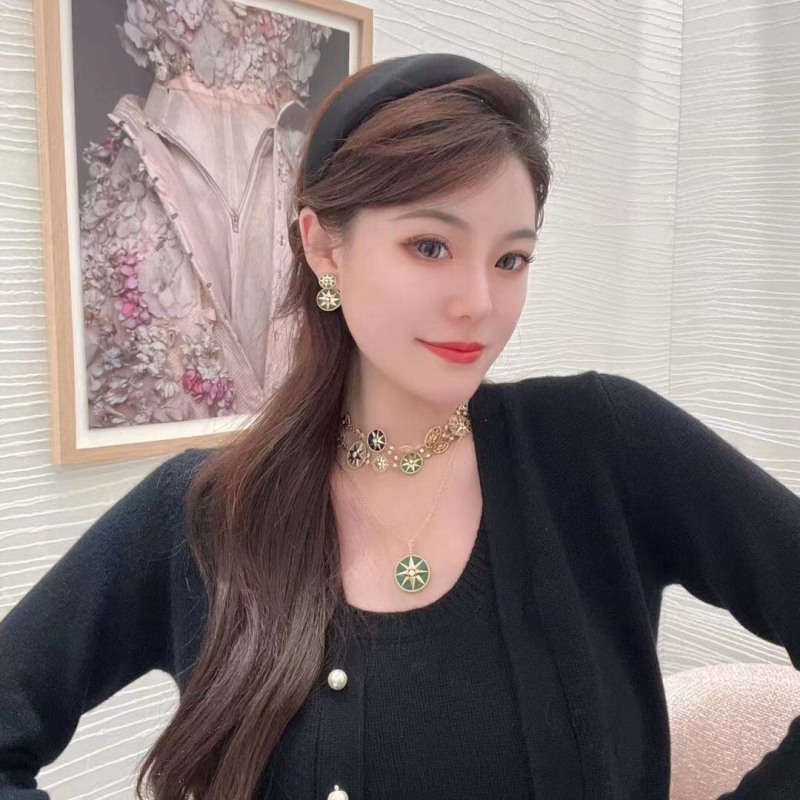 ch**an D*or earrings